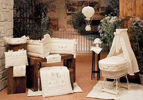 Одеяло серии Сладости из коллекции 4 времени года для кроватки из ткани пике с вышивкой (Babypiu, 49.160BIANCO)